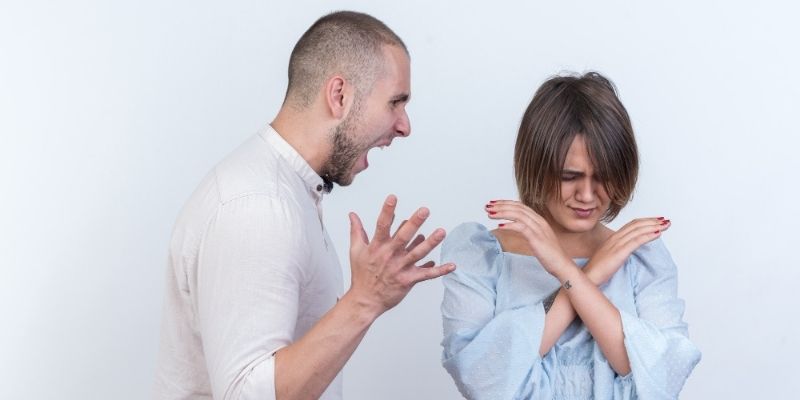 Pasif Agresif Ne Demek? Davranış Örnekleri Nelerdir?