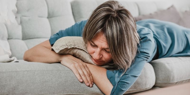 Psikosomatik Nedir? Hastalıklar, Belirtiler ve Tedavi Yöntemleri